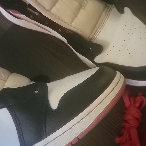 Jordan 1 Very berry low gs - Picture 4 of 5